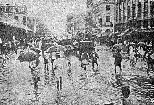 Bombaj w czasie ulewy, 1929